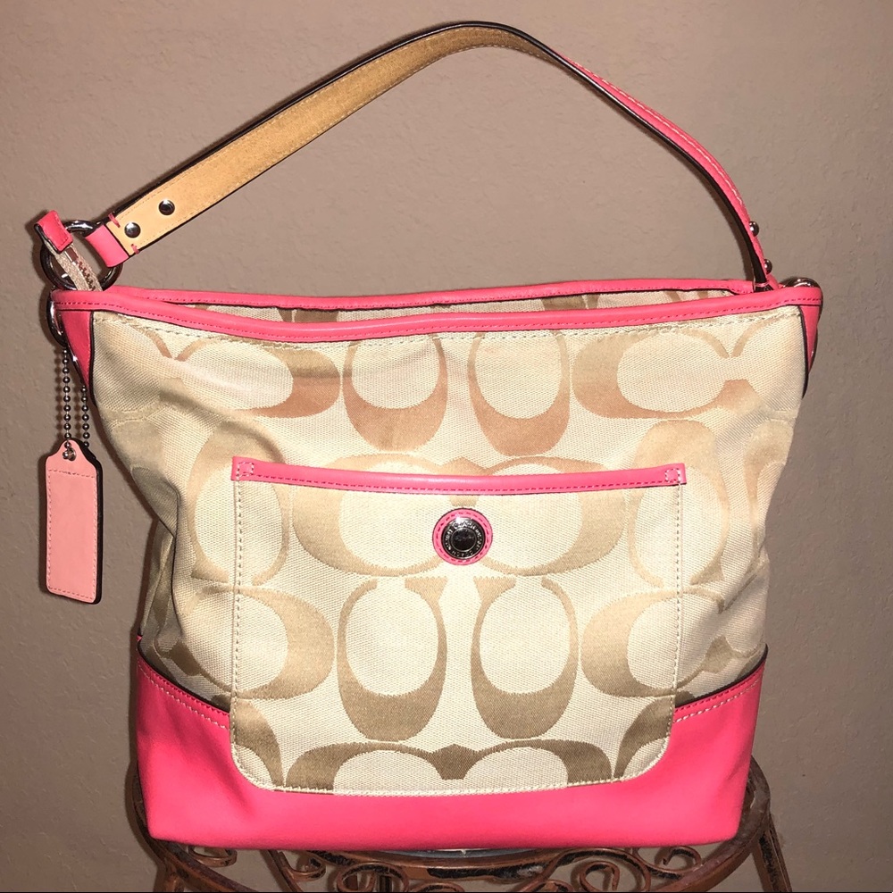 Like-new Coach shoulder bag